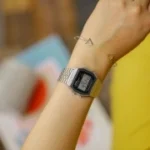 Casio A159W-N1D گالری تصویر 3 با صفحه مشکی و بند نقره‌ای