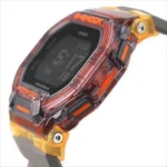 Casio GBD-200SM-1A5DR تصویر 1 رزین قهوه‌ای بدنه و بند خاکستری با صفحه مشکی