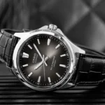 Casio MTS-RS100L-1AVDF گالری03 نمای جانبی با بند چرمی مشکی و قاب استیل ضدزنگ