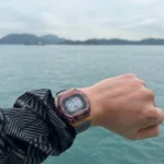 Casio GBD-200SM-1A5DR تصویر 5 بدنه رزین با صفحه مشکی و بند خاکستری برای استایل ورزشی