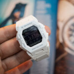 Casio GD-B500-7DR گالری 5 - نما هنری از ساعت با رنگ بندی سفید و مشکی