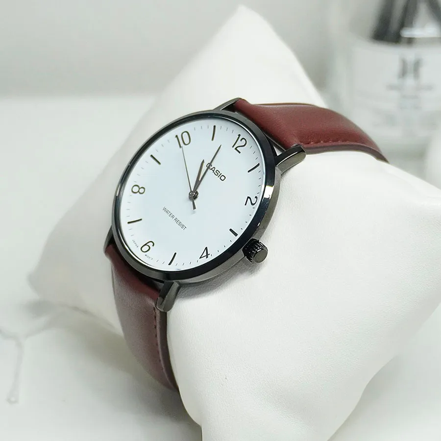 Casio MTP-VT03BL-7BDF قاب گرد مشکی بند چرم قرمز گالری 01