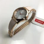 Timex TW2R98400 تصویر 3 بند رزگلد، صفحه نقره‌ای، شیشه معدنی