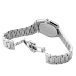 نمای کامل از ساعت رومر Roamer-972857410520 با قاب گرد استیل و شیشه یاقوت