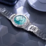 رومر Roamer-972980410520 نمای رو به رو با بند استیل و قاب نقره‌ای - گالری تصویر 3