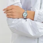 Casio LTP-V005D-2BUDF تصویر 3 - نمایش کامل ساعت با صفحه آبی و بند استیل