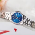 ساعت مچی کاسیو LTP-1183A-2ADF با قاب استیل نقره‌ای، بند فلزی و صفحه سورمه‌ای — تصویر 1