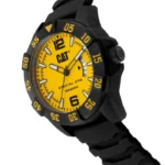 تصویر گالری از ساعت کاترپیلار K4.121.21.731 با بند زرد و قاب کربن – استایل اسپرت مردانه