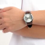 Casio MTP-V002L-7B2UDF گالری تصویر 3 طراحی کلاسیک با صفحه نقره‌ای
