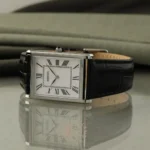 ساعت سیکو SWR103P1 تصویر گالری 7 با صفحه نقره‌ای و بند چرمی