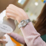 Casio LTP-1183A-7ADF صفحه نقره‌ای با شیشه کریستال – گالری تصویر 2