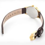 ساعت رومر مدل r-971856482505 با قاب استیل گرد، شیشه یاقوت کبود و بند چرم قهوهای – تصویر گالری