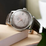 اورینت RA-AC0025N تصویر 3 – شیشه مینرال و موتور اتوماتیک