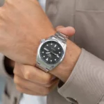 سیکو SRPE51K1 - گالری تصویر 1 با قاب نقرهای، بند استیل و صفحه خاکستری