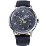 تصویر شاخص: اورینت RA-AK0806L1 با قاب استیل نقره‌ای و بند سرمه‌ای