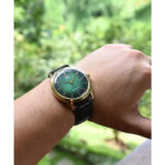 اورینت TAC08002F2 - ساعت مچی مردانه با صفحه سبز و قاب طلایی و بند چرم مشکی