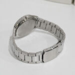 ساعت مچی کاسیو MTP-1302DA-2A2 با قاب برنجی روکش استیل و صفحه آبی – نمای از پشت بدنه