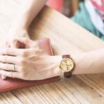 کاسیو LTP-1183Q-9A تصویر3 نمایش کامل قاب طلایی و شیشه معدنی