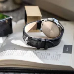 ساعت مچی کلاسیک Q&Q مدل C32A-006 با قاب نقرهای و بند استیل مشکی — تصویر 2