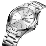 Casio MTP-1239D-7A گالری تصاویر با بدنه استیل نقرهای و بند فلزی