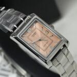 Casio LTP-1234DD-4ADF تصویر نمایی از صفحه صورتی و بند استیل نقرهای