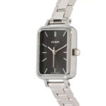 ساعت مچی کاسیو LTP-V009D-1EUDF-2: قاب چهارگوش نقرهای و بند استیل ضد زنگ با صفحه مشکی