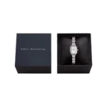 Daniel Wellington DW00100844 نمایش نزدیک از شیشه کریستال و بند استیل نقرهای با قاب نقرهای