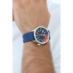 TIMEX TW2V73500 گالری 04 طرح قاب گرد و بند سیلیکونی سرمهای