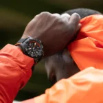TIMEX TW2V66100 گالری 3: صفحه مشکی، بدنه استیل، قفل سگکی